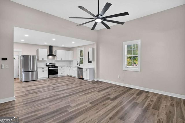 16 Berry Avenue, Newnan, GA 30263