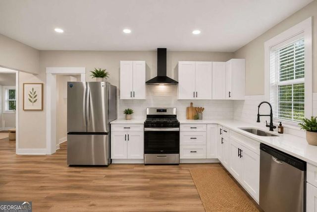 16 Berry Avenue, Newnan, GA 30263