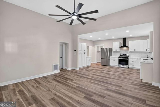 16 Berry Avenue, Newnan, GA 30263