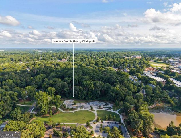 16 Berry Avenue, Newnan, GA 30263