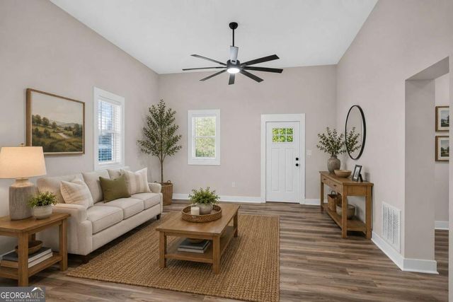 16 Berry Avenue, Newnan, GA 30263