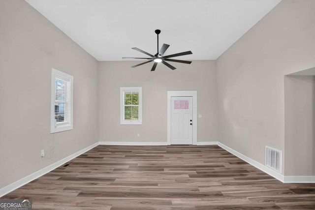 16 Berry Avenue, Newnan, GA 30263