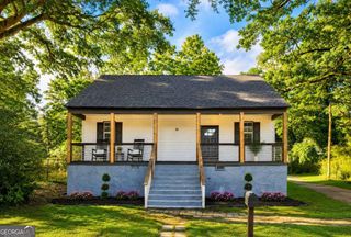 16 Berry Avenue, Newnan, GA 30263