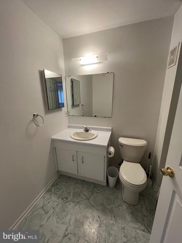 1909 WOODHOLLOW DR, Marlton, NJ 08053