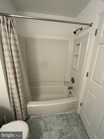 1909 WOODHOLLOW DR, Marlton, NJ 08053
