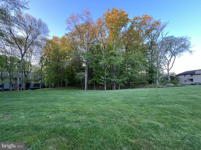 1909 WOODHOLLOW DR, Marlton, NJ 08053