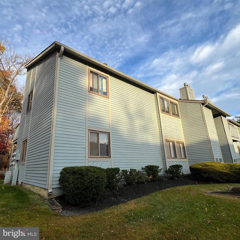 1909 WOODHOLLOW DR, Marlton, NJ 08053