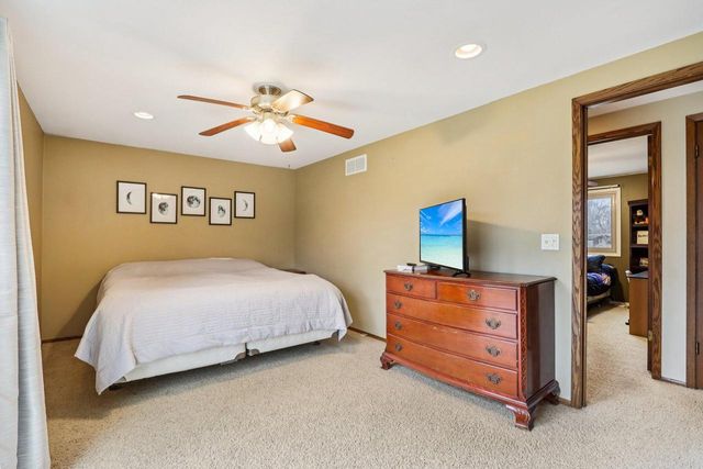 9959 W Conrad STREET, Milwaukee, WI 53228