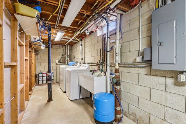 9959 W Conrad STREET, Milwaukee, WI 53228