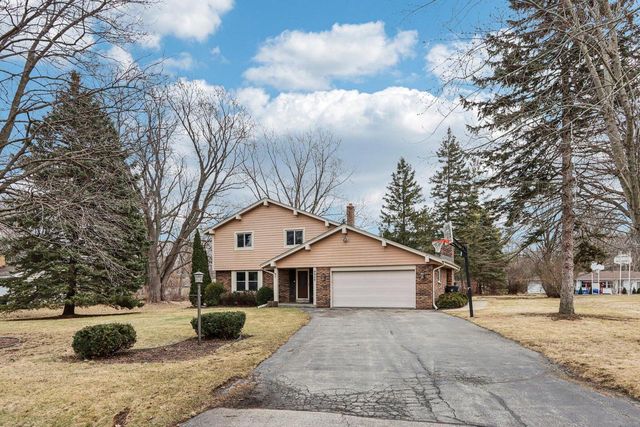 9959 W Conrad STREET, Milwaukee, WI 53228