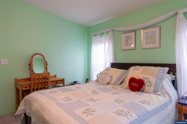 1000 S McKern Ct 125, Newberg, OR 97132