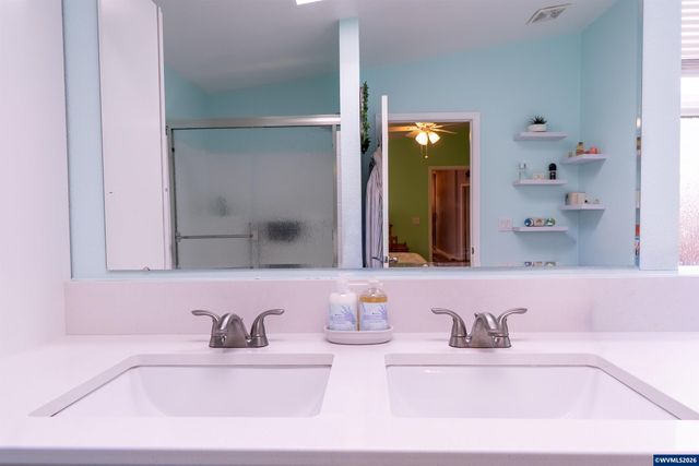 1000 S McKern Ct 125, Newberg, OR 97132