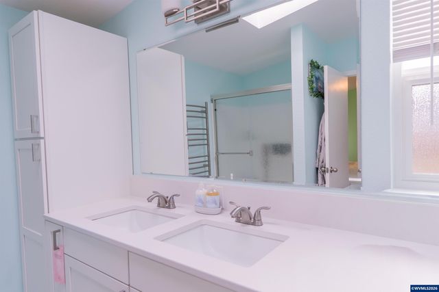 1000 S McKern Ct 125, Newberg, OR 97132
