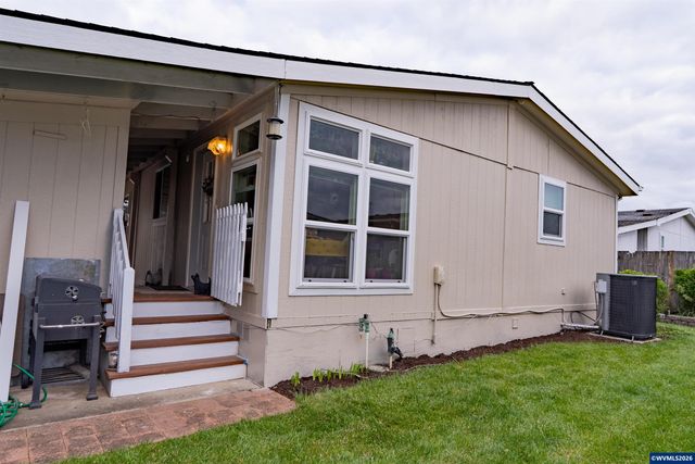 1000 S McKern Ct 125, Newberg, OR 97132