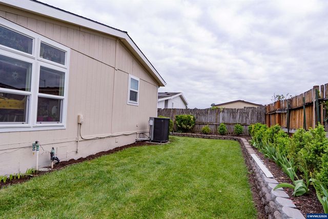 1000 S McKern Ct 125, Newberg, OR 97132