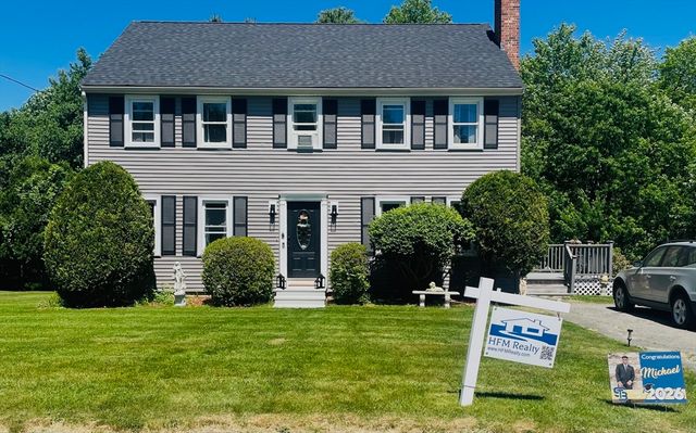 219 Fernwood Dr, Gardner, MA 01440