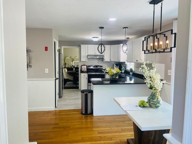 219 Fernwood Dr, Gardner, MA 01440