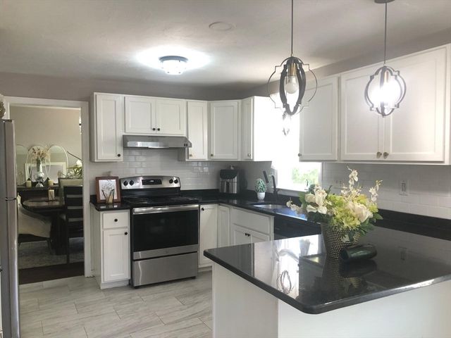 219 Fernwood Dr, Gardner, MA 01440