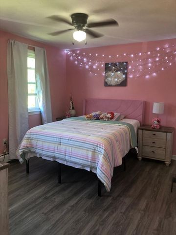 219 Fernwood Dr, Gardner, MA 01440