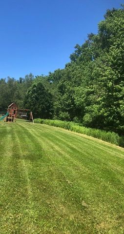 219 Fernwood Dr, Gardner, MA 01440
