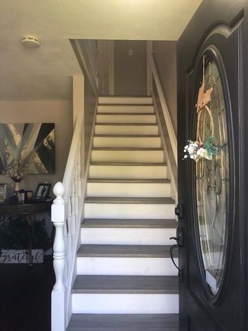 219 Fernwood Dr, Gardner, MA 01440