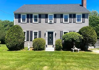 219 Fernwood Dr, Gardner, MA 01440