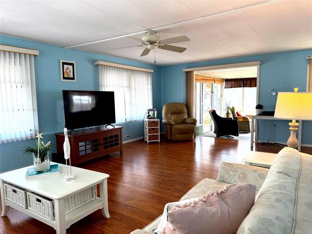 5740 HYACINTH ROAD, Venice, FL 34293