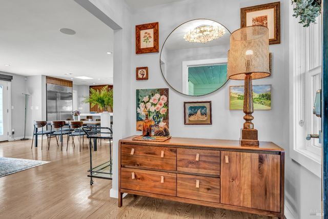 186 S Seymour St, Napa, CA 94559