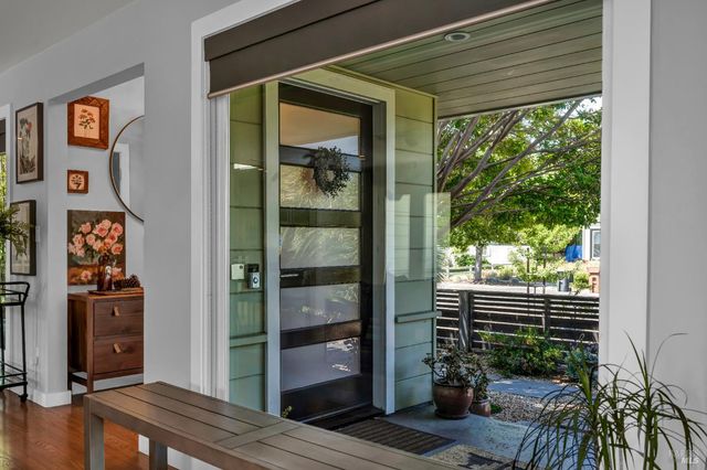 186 S Seymour St, Napa, CA 94559