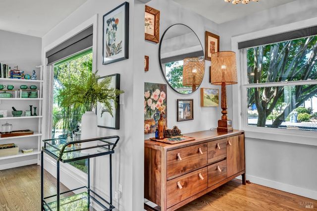 186 S Seymour St, Napa, CA 94559