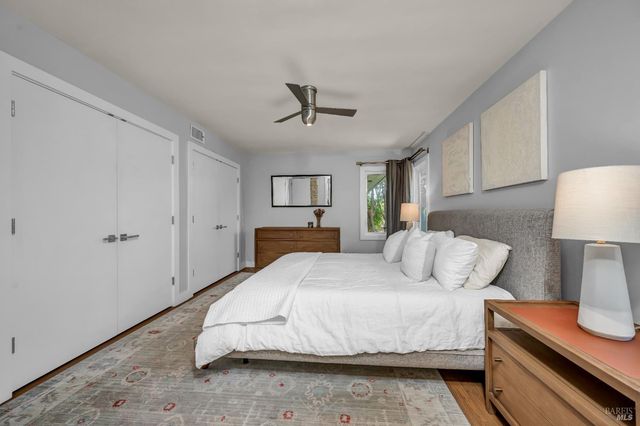 186 S Seymour St, Napa, CA 94559