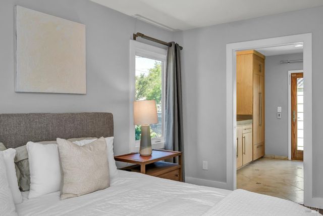 186 S Seymour St, Napa, CA 94559