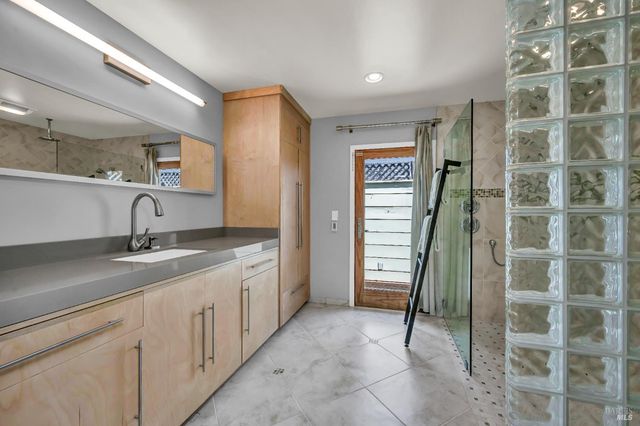 186 S Seymour St, Napa, CA 94559