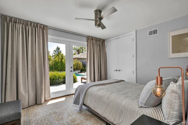 186 S Seymour St, Napa, CA 94559