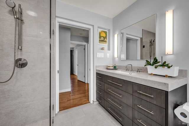 186 S Seymour St, Napa, CA 94559