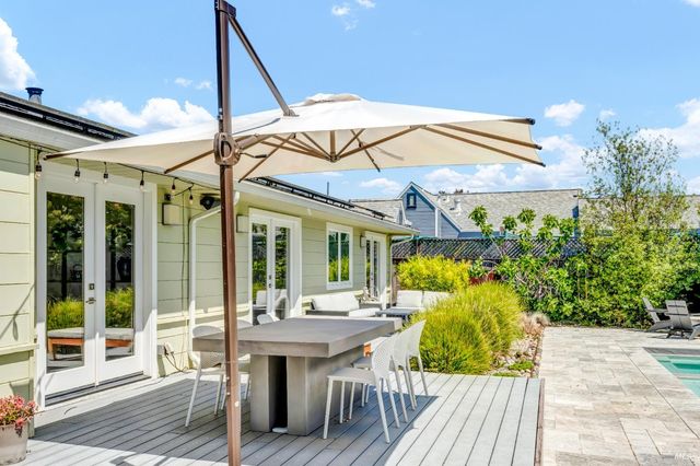 186 S Seymour St, Napa, CA 94559