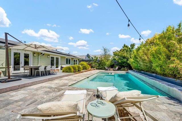 186 S Seymour St, Napa, CA 94559