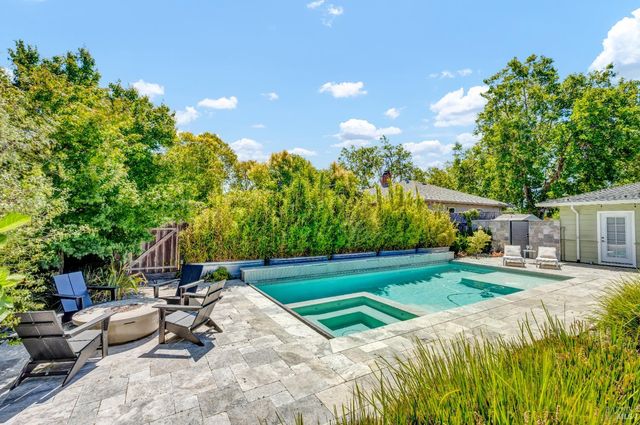 186 S Seymour St, Napa, CA 94559