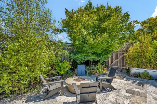 186 S Seymour St, Napa, CA 94559