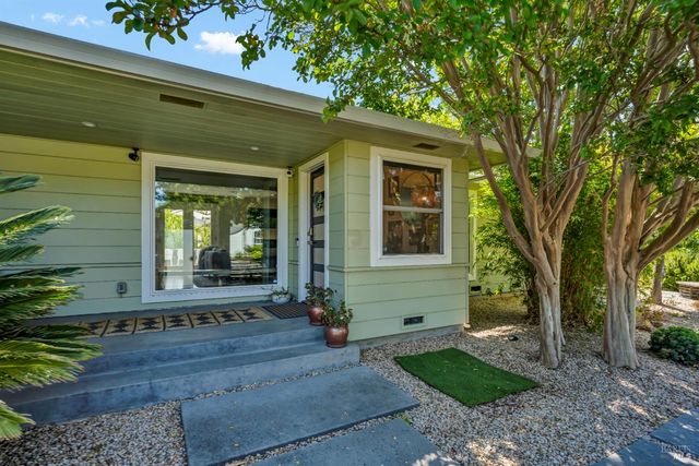 186 S Seymour St, Napa, CA 94559