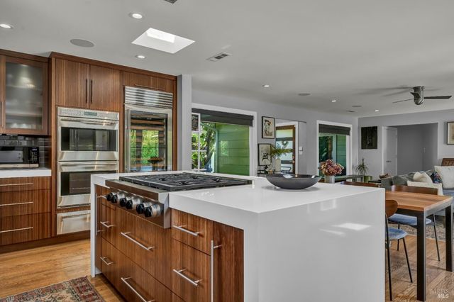 186 S Seymour St, Napa, CA 94559