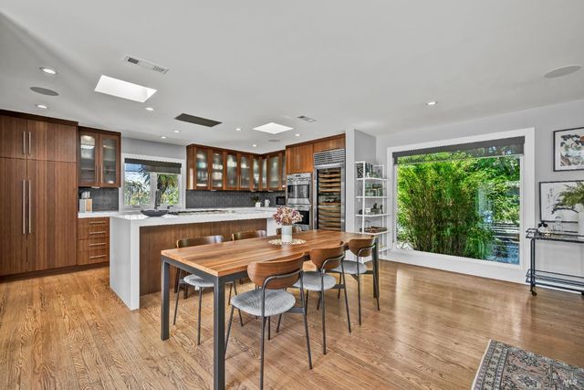 186 S Seymour St, Napa, CA 94559