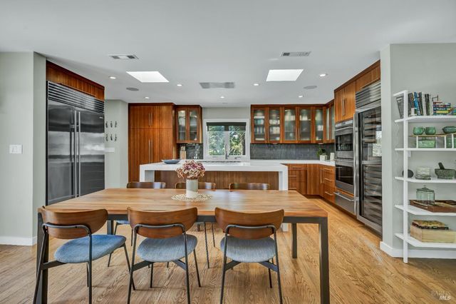 186 S Seymour St, Napa, CA 94559