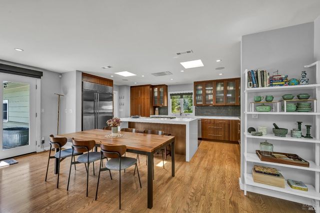 186 S Seymour St, Napa, CA 94559