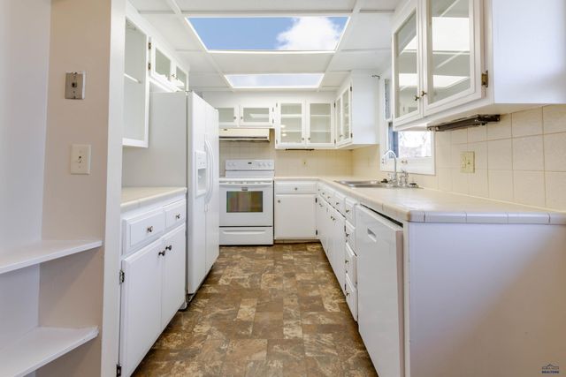 4586 WENTWORTH DR, Rapid City, SD 57702