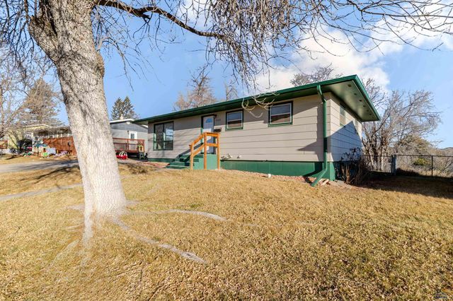 4586 WENTWORTH DR, Rapid City, SD 57702