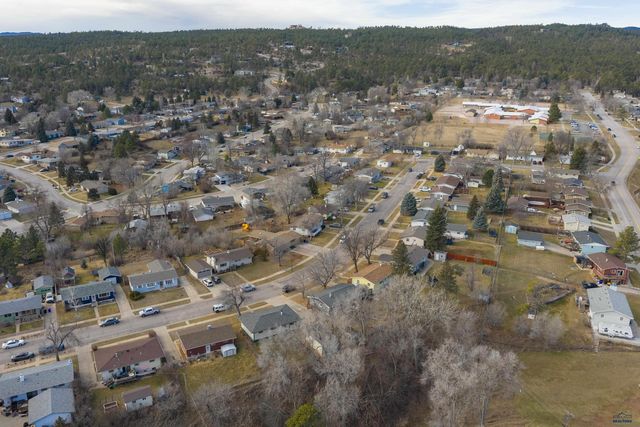 4586 WENTWORTH DR, Rapid City, SD 57702