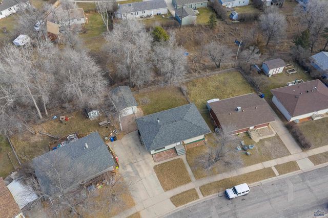 4586 WENTWORTH DR, Rapid City, SD 57702