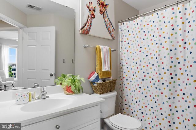 44 DEERBROOK DR, Charles Town, WV 25414