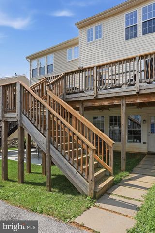44 DEERBROOK DR, Charles Town, WV 25414